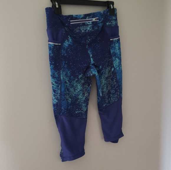 Athleta blue patterned Capri workout pants with pockets, size women's small - Picture 4 of 4